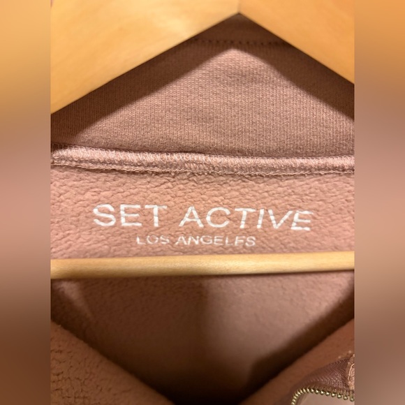 SET Active Half Zip - Picture 2 of 4